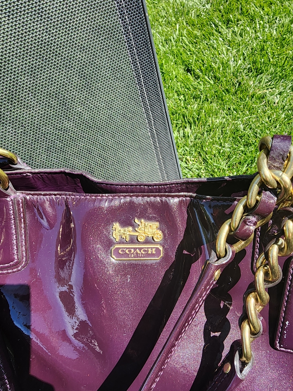 Coach Plum Purple Patent Leather Chain Tote Bag Leather Hangtag Gold Hardware - Picture 10 of 11